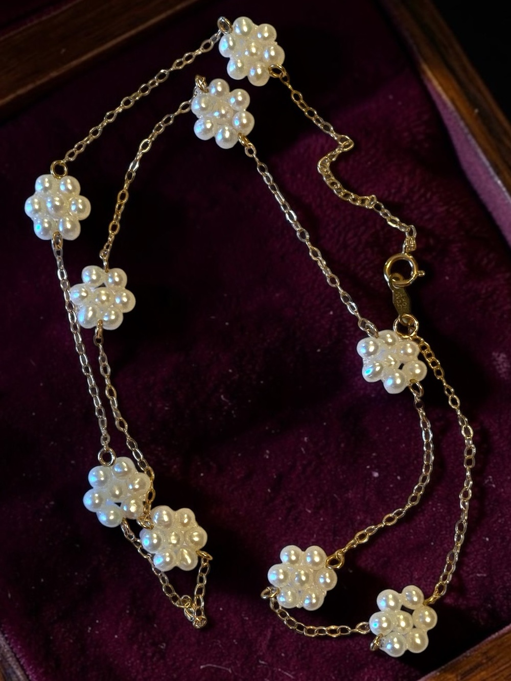Stunning 10k Yellow Gold Pearl Cluster Flowers Station 18” Chain Necklace!!